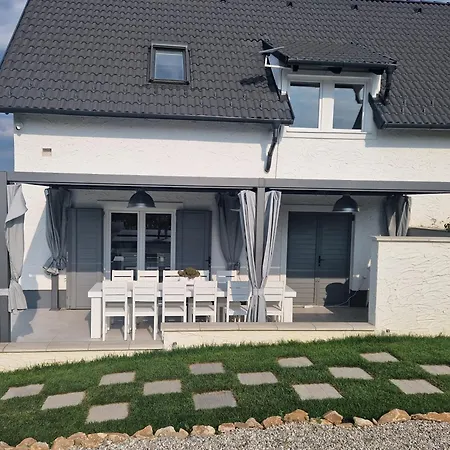 Fürt-balaton Villa *
